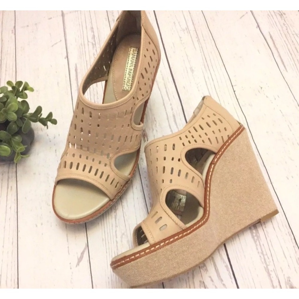 NEW Banana Republic Leather Wedge Sandals Size 11M